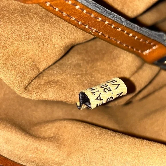 Patricia Nash Purse. 100% Leather. Brown - Picture 4 of 16